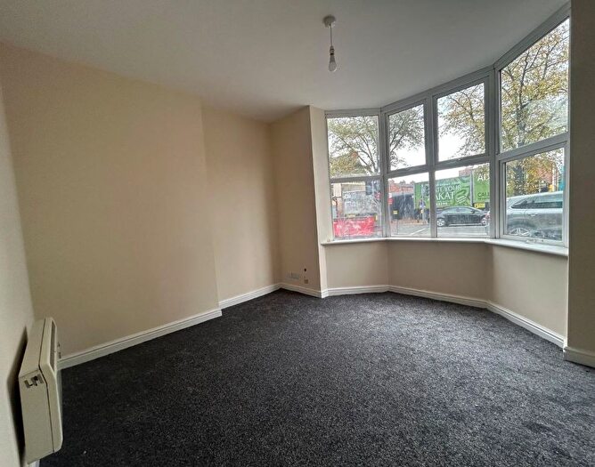 2 Bedroom Flat For Sale In Flat C, Humberstone Road, Leicester, LE5