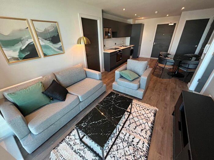2 Bedroom Flat To Rent In Embankment Exchange, Greengate, Salford, M3