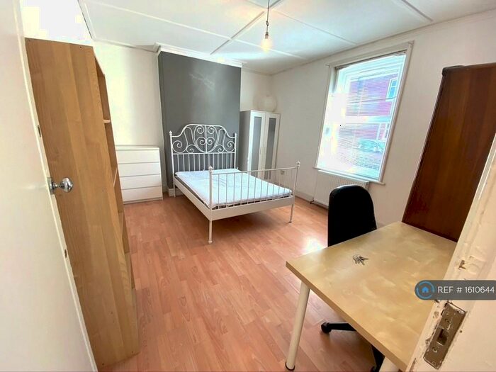 4 Bedroom Terraced House To Rent In Richardson Street, Newcastle Upon Tyne, NE6