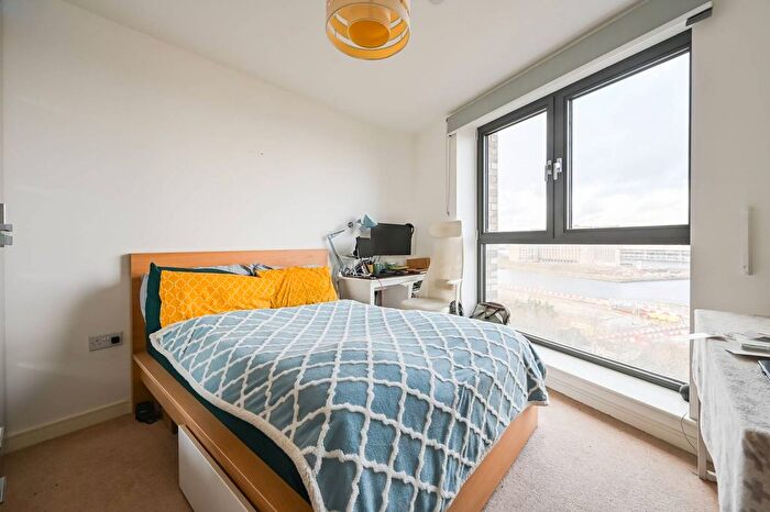 1 Bedroom Flat For Sale In Kingfisher Heights, Royal Docks, London, E16
