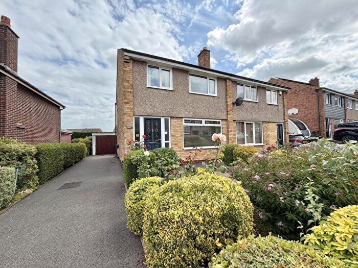 3 Bedroom Semi Detached House For Sale In Denesway, Garforth, Leeds, LS25