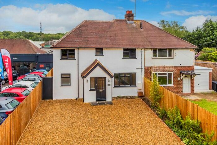 4 Bedroom Semi-Detached House To Rent In Ref: Se - Snow Hill, Copthorne, RH10