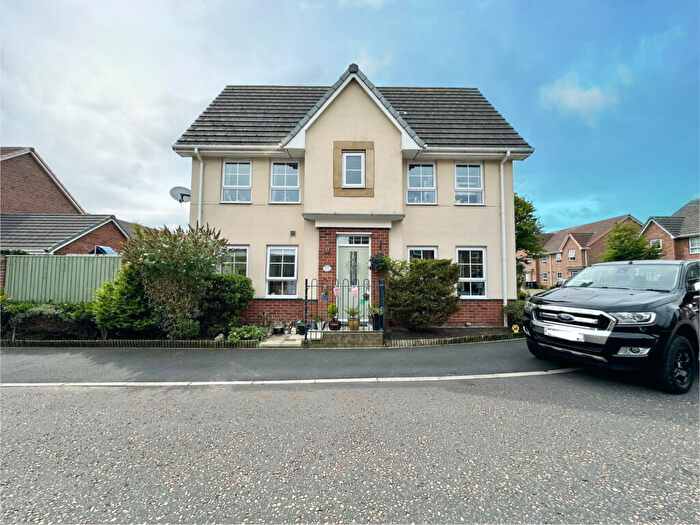 3 Bedroom End Of Terrace House For Sale In Hawthorn Drive, Thornton, FY5