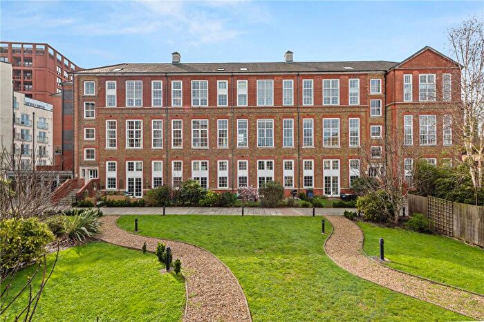 1 Bedroom Apartment For Sale In Enfield Road, Islington, London, N1
