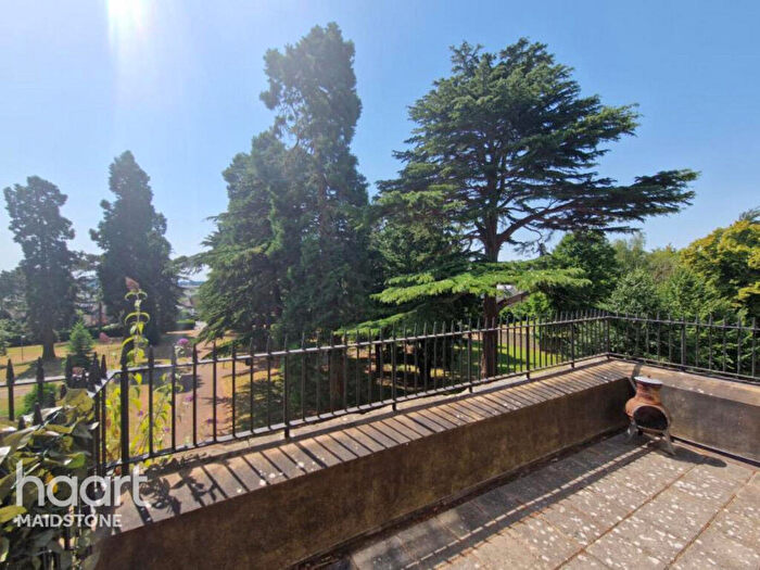 2 Bedroom Apartment To Rent In St Andrews Park, Tarragon Road, Maidstone, ME16