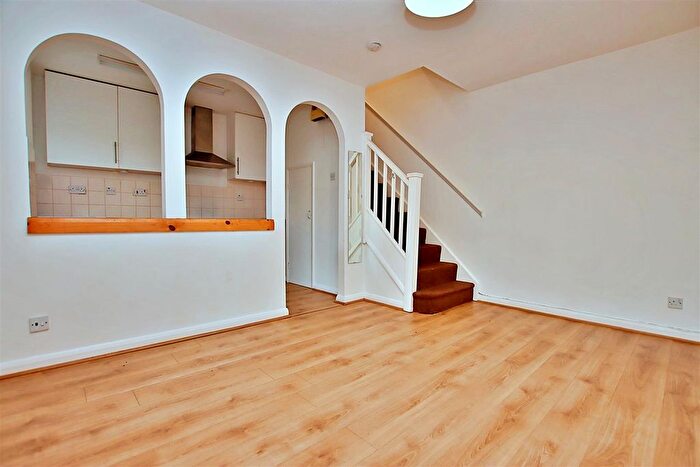 1 Bedroom End Of Terrace House For Sale In Banks Road, Borehamwood, WD6