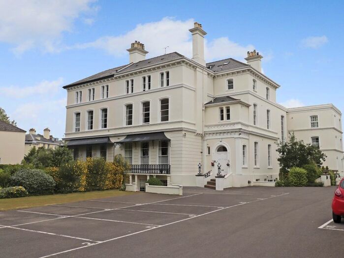 3 Bedroom Flat To Rent In Pittville Circus Road, Cheltenham, GL52
