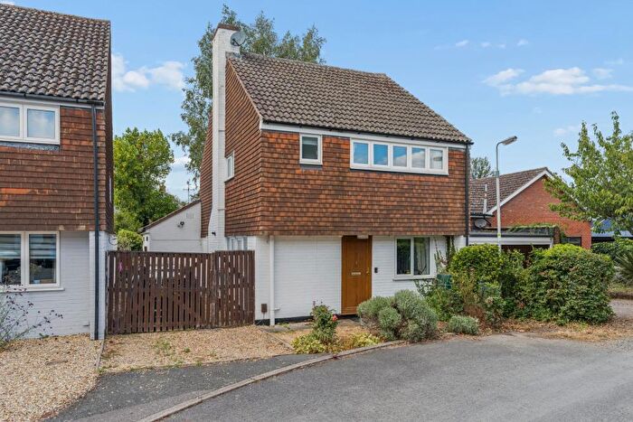 3 Bedroom Detached House For Sale In Iveldale Drive, Shefford, SG17