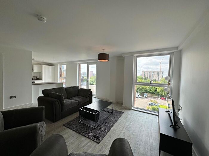 3 Bedroom Flat To Rent In Apartment, Craven Street, Salford, M5
