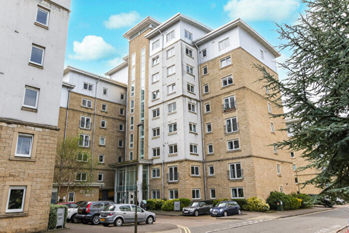 2 Bedroom Flat For Sale In / Pilrig Heights, Edinburgh, EH6