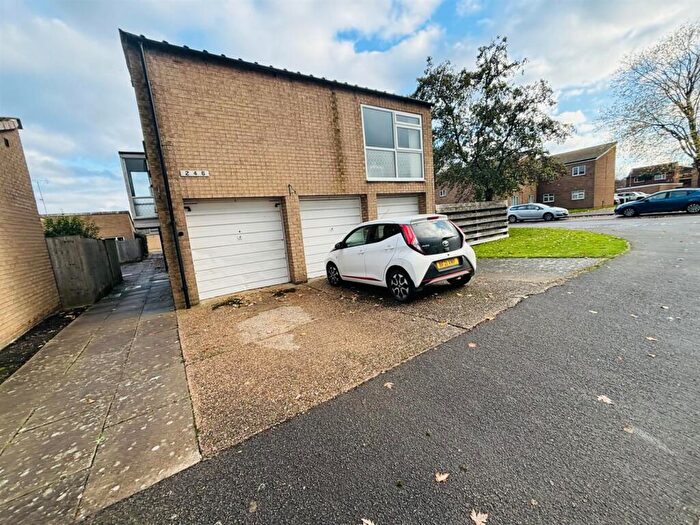 2 Bedroom Apartment For Sale In Blakelands Avenue, Leamington Spa, CV31