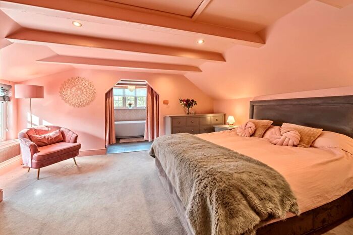 2 Bedroom Cottage To Rent In Summer Hill Chislehurst, BR7