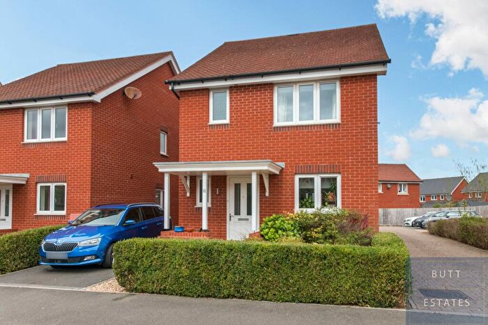 3 Bedroom Detached House For Sale In Mayfield Way, Exeter, EX5