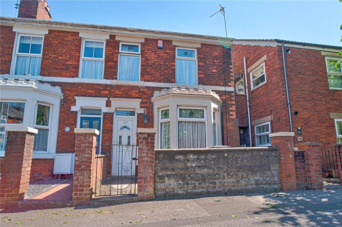 3 Bedroom End Of Terrace House For Sale In York Road, Swindon, Wiltshire, SN1