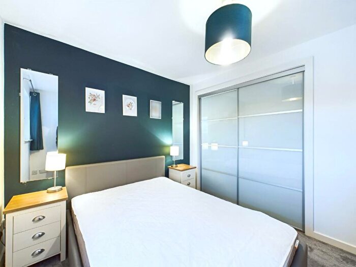 1 Bedroom Flat To Rent In Salamander Court, The Shore, Edinburgh, EH6