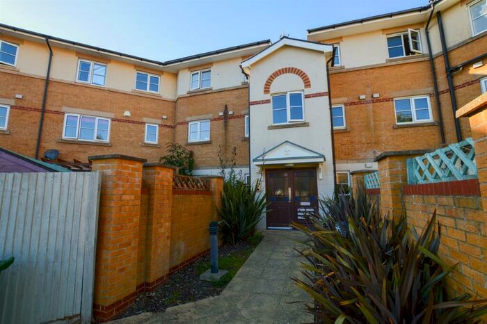 2 Bedroom Flat To Rent In Eugene Way, Eastbourne, BN23