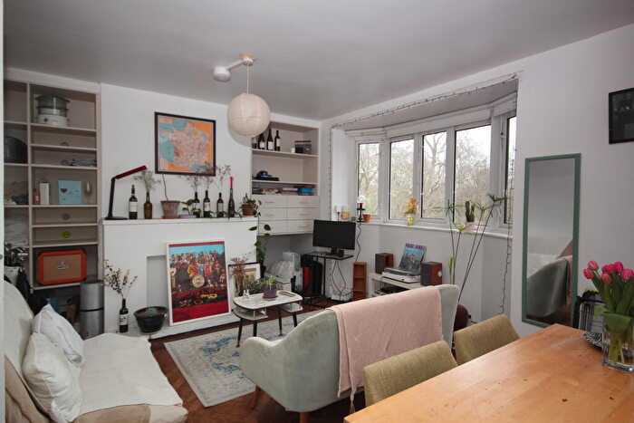 3 Bedroom Apartment For Sale In Millstream House, Jamaica Road, London, SE16