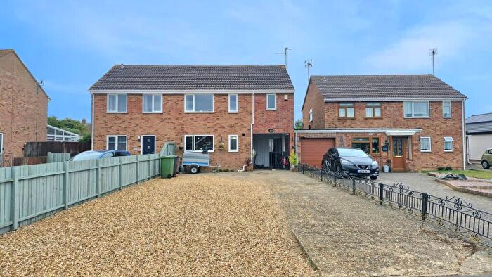 4 Bedroom Semi-Detached House For Sale In Clare Road, Northborough, Peterborough, PE6