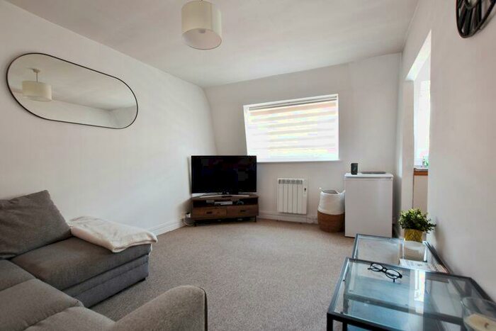 1 Bedroom Flat To Rent In Milford Street, Salisbury, SP1