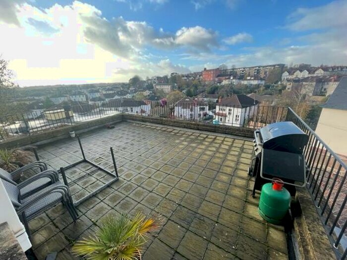 2 Bedroom Flat To Rent In Redland Road, Bristol, BS6