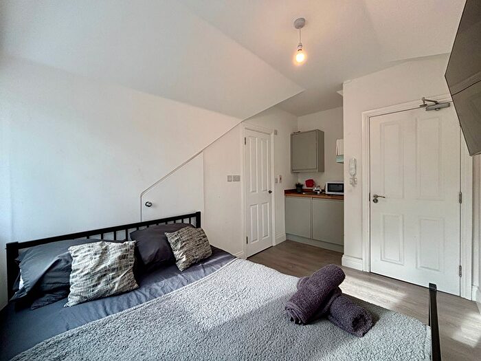 1 Bedroom Studio To Rent In Kings Road, London, SE25