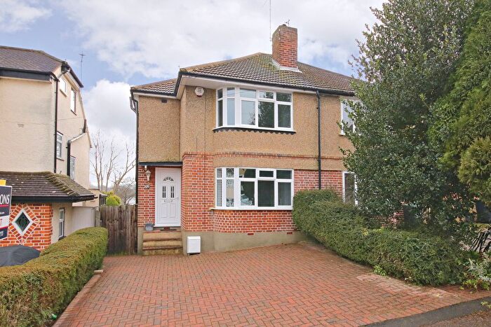 3 Bedroom Semi-Detached House For Sale In Oakleigh Drive, Croxley Green, Rickmansworth, WD3