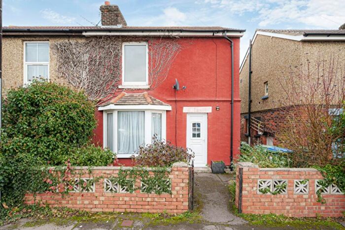 3 Bedroom Semi-Detached House To Rent In Queens Road, Fareham, Hampshire, PO16