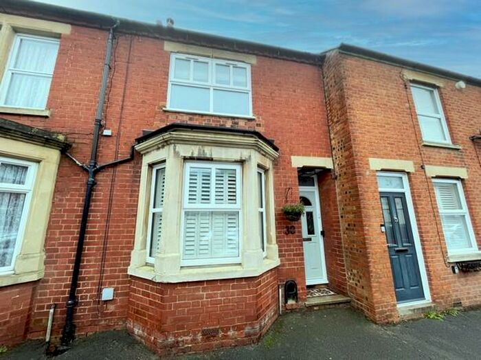 3 Bedroom Terraced House To Rent In Newton Street, MK46