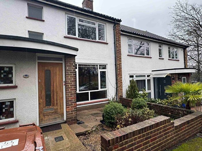 2 Bedroom Flat To Rent In Stanmore, Stangate Gardens, HA7