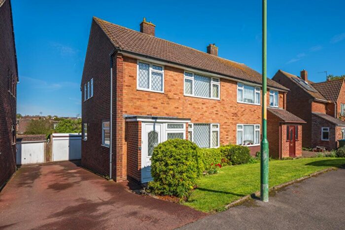 3 Bedroom Semi-Detached House For Sale In Springfield Avenue, Swanley, Kent, BR8