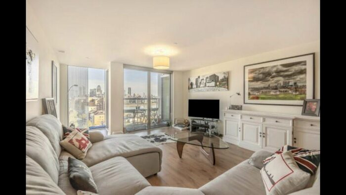 3 Bedroom Flat To Rent In Dancers Way, London, SE8