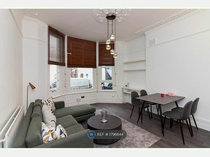 2 Bedroom Flat To Rent In Comeragh Road, London, W14