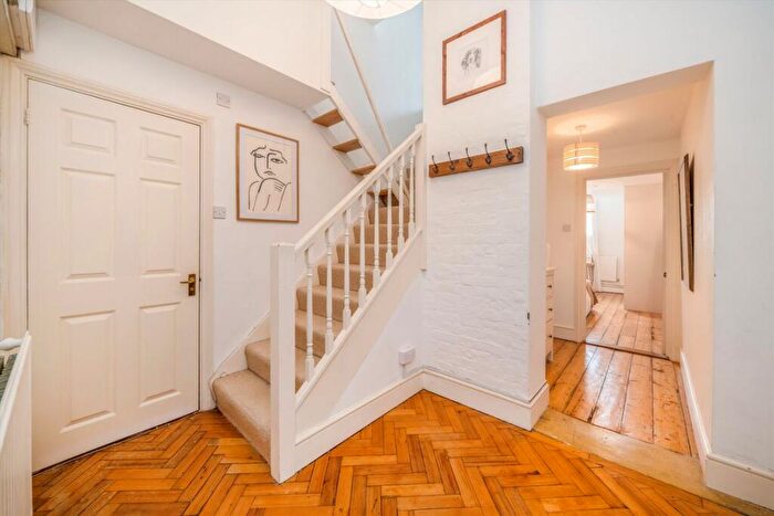 2 Bedroom Flat For Sale In Schoolbell Mews, Bow, E3