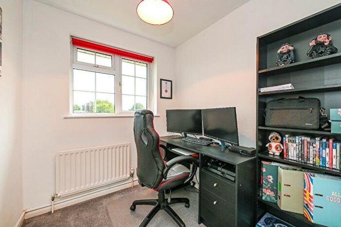 3 Bedroom End Of Terrace House For Sale In Haywards Close, Felpham, Bognor Regis, West Sussex, PO22