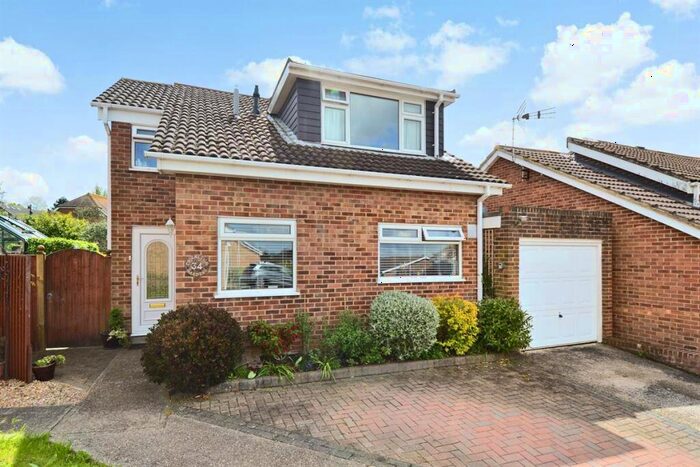 3 Bedroom Detached House For Sale In Cranleigh Gardens, Whitstable, CT5