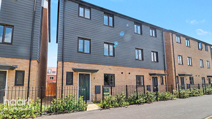 4 Bedroom Semi-Detached House For Sale In Natures Way, Great Haddon, PE7