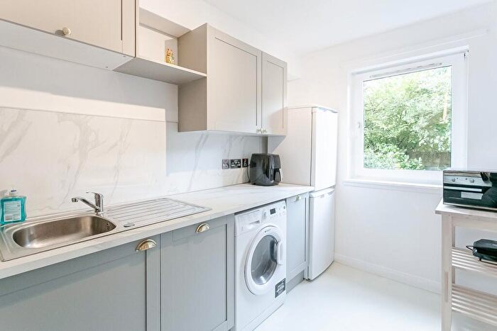1 Bedroom Retirement Property For Sale In Barnton Avenue West, Barnton, Edinburgh, EH4