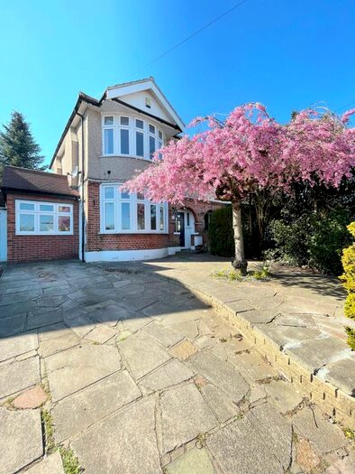 5 Bedroom Semi-Detached House To Rent In Gubbins Lane, Harold Wood, RM3