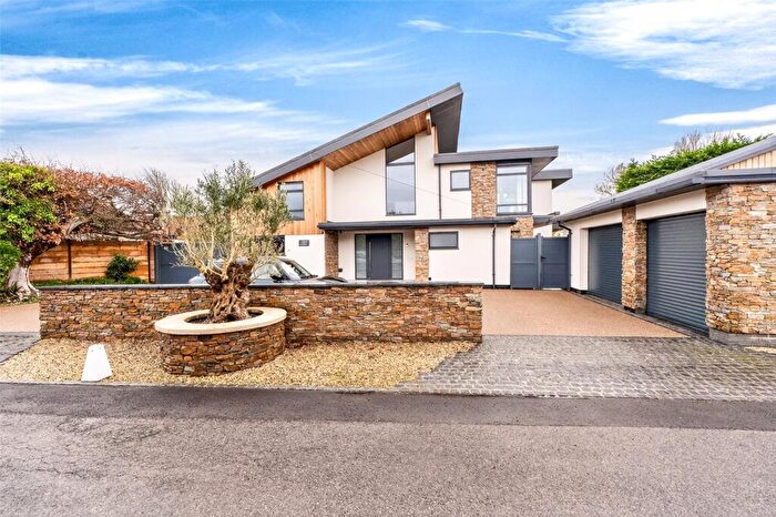 4 Bedroom Detached House For Sale In Letchworth Close, Ferring, Worthing, West Sussex, BN12
