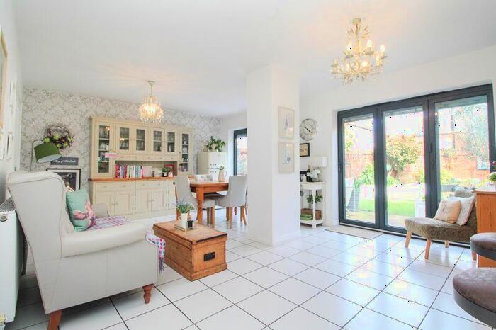 5 Bedroom Detached House For Sale In Brambling Gardens, Wixams, MK42