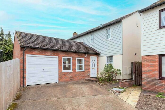 4 Bedroom Detached House To Rent In Nightingale Mews, Saffron Walden, Essex, CB10