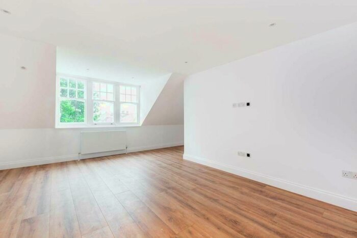 2 Bedroom Apartment To Rent In Queens Avenue, Muswell Hill, London, N10