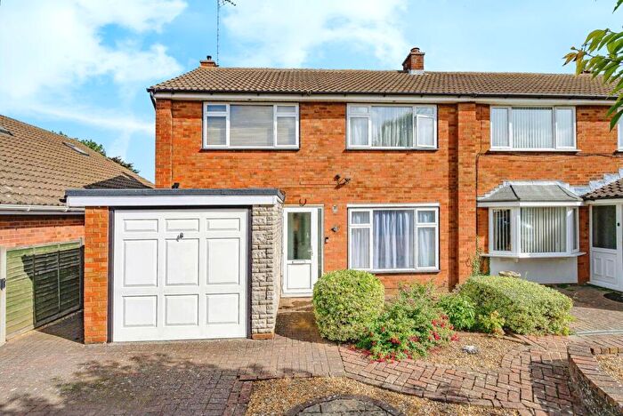 3 Bedroom Semi-Detached House For Sale In Stanmore Crescent, Luton, Bedfordshire, LU3