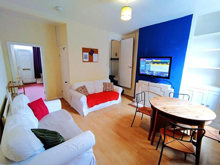 4 Bedroom House To Rent In City Road, Nottingham, NG7