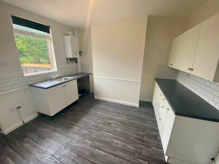 3 Bedroom Detached House To Rent In Duncan Street, Brinsworth, Rotherham, S60