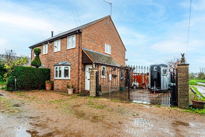 2 Bedroom Semi-Detached House For Sale In Noke Lane, St. Albans, Hertfordshire, AL2