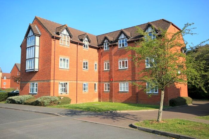 2 Bedroom Flat To Rent In Charnwood House, Rembrandt Way, Reading RG1