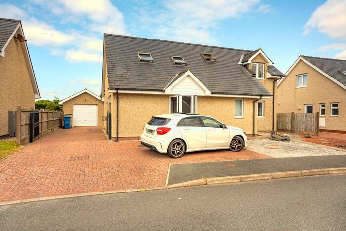 4 Bedroom Detached House For Sale In Cae Gwastad, Harlech, Gwynedd, LL46