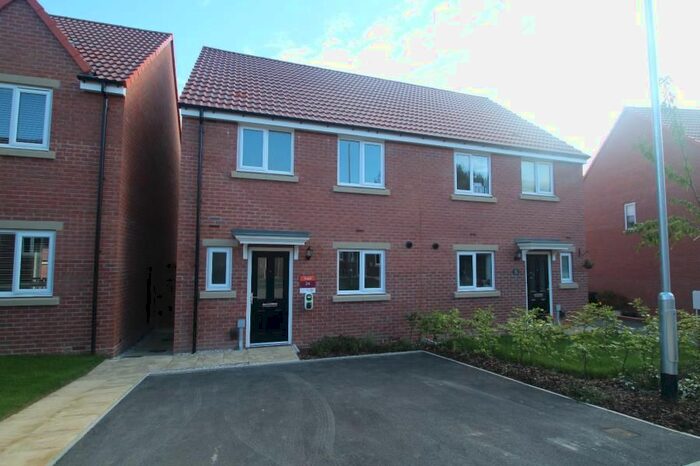 3 Bedroom Semi-Detached House To Rent In Grainbeck Rise, Killinghall, HG3