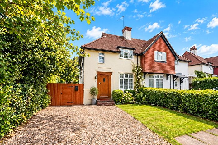 3 Bedroom Semi-detached House For Sale In Roundwood Way, Banstead, SM7